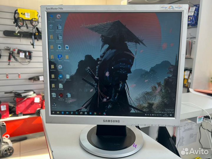 Монитор Samsung 720NW Black