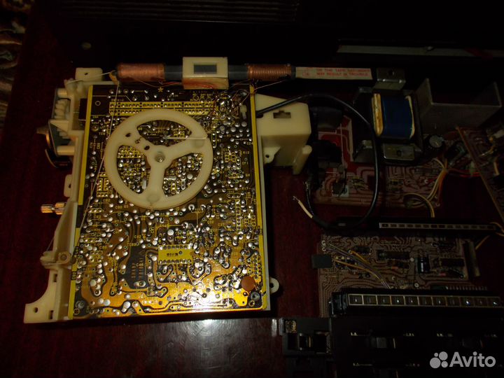 Магнитолы в разбор Sharp GF 555 x,Hitachi TRK- W3W