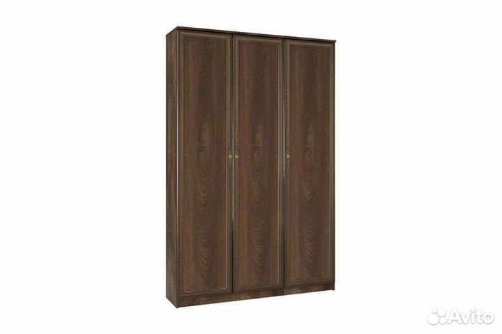 Шкаф трехдверный 