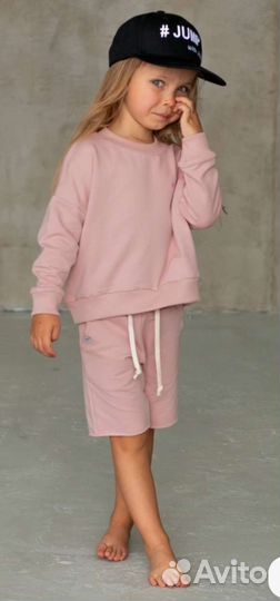 Свитшот и шорты, костюм