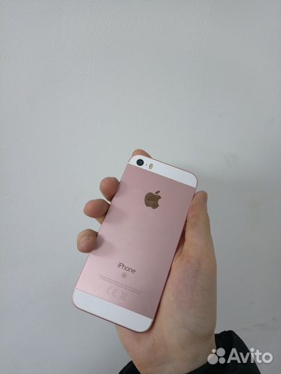 iPhone SE, 32 ГБ