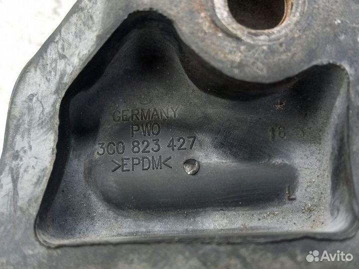 Упор капота volkswagen passat CC