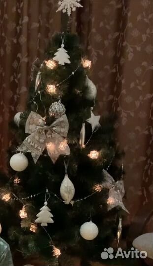 Елка искусственная новогодняя с украшениями