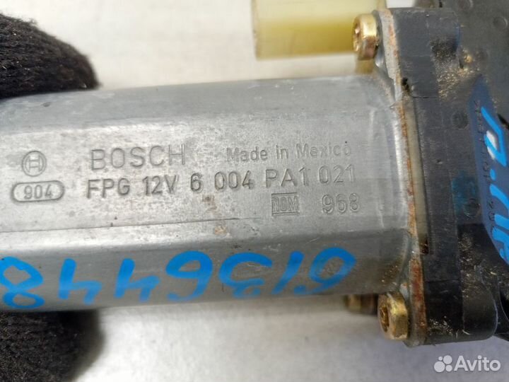 Моторчик переднего правого стеклоподъемника