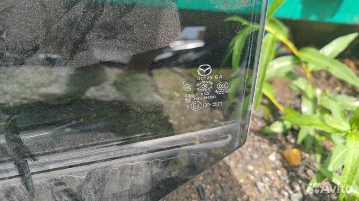 Стекло задней левой двери Mazda cx5