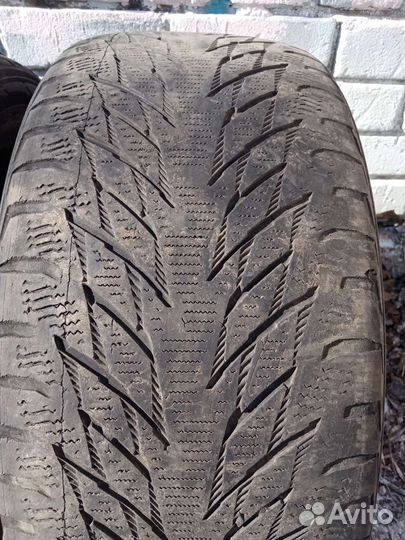Nokian Tyres Hakkapeliitta R2 245/45 R19 102R