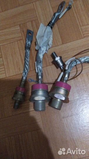 Продам тиристоры т122-25-11, диоды,св.диоды