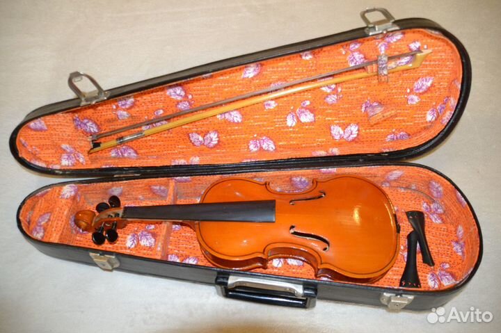 Скрипка 1/4, смычок, футляр 1982 г