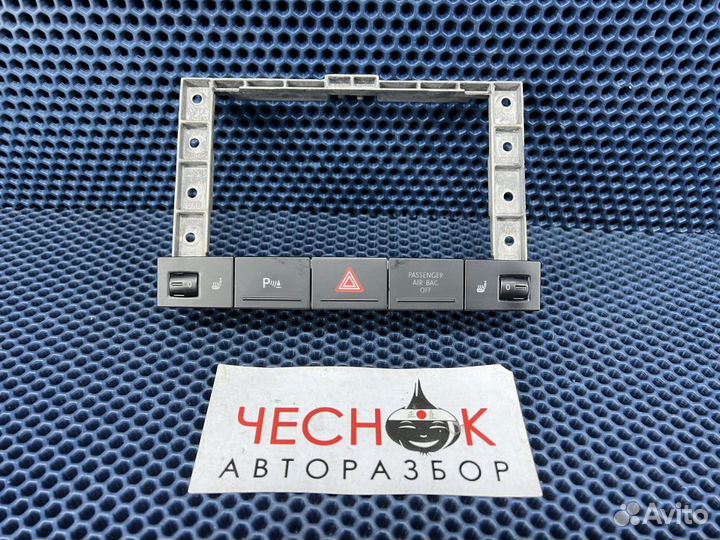 Рамка для магнитолы с кнопками VW Touareg GP