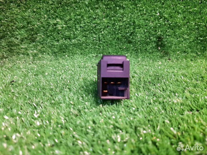 Кнопка стеклоподъемника Volkswagen Passat B5 APU