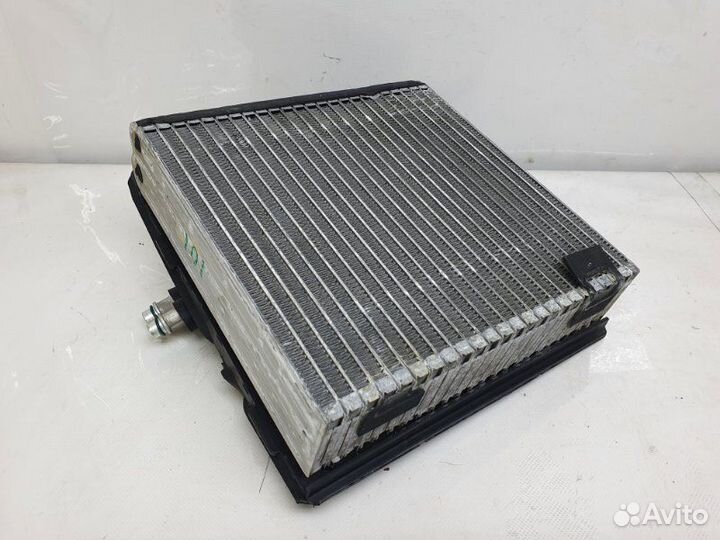 Радиатор кондиционера (конденсер) передний Nissan