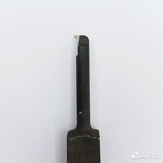 Резец канавочный для внутренних работ 20х18х150 Р6