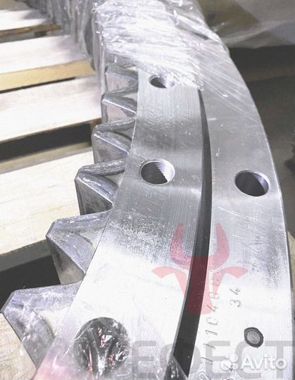 Опорно-поворотный круг Hitachi ZX250K-3