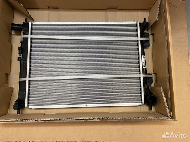 Радиатор hyundai solaris / KIA RIO III 1.4/1.6