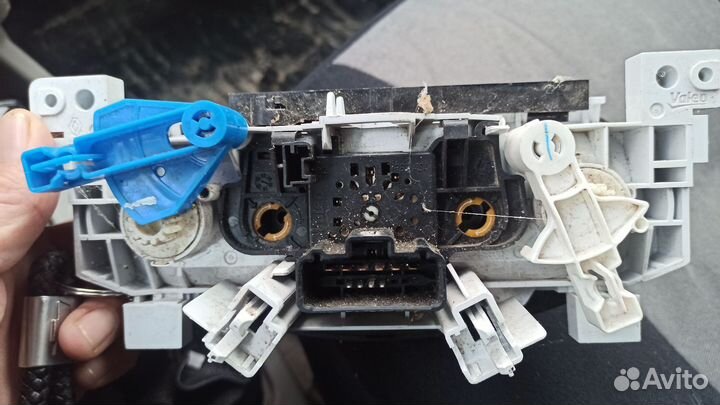 Блок управления климатом renault, largus