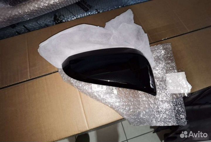 Крышка зеркала Toyota Rav4