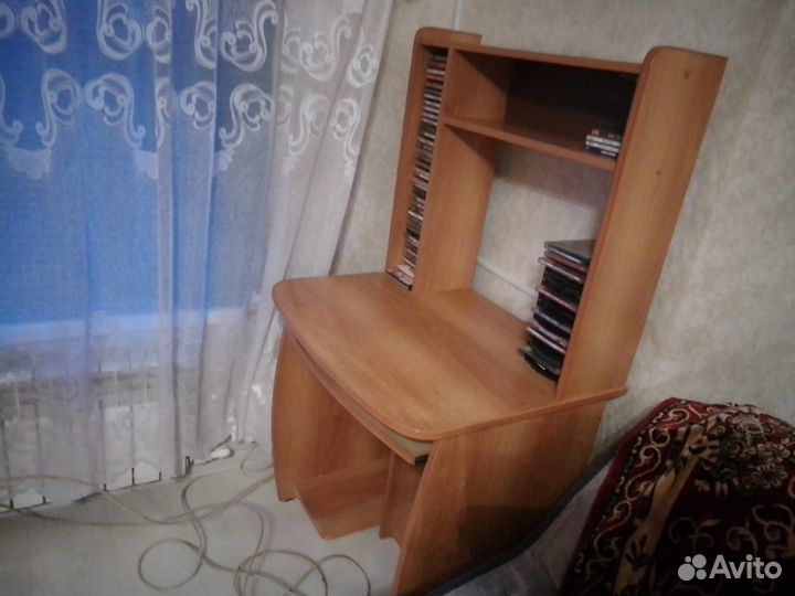 Компьютерный стол