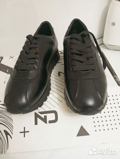 Кроссовки мужские 41 размер новые