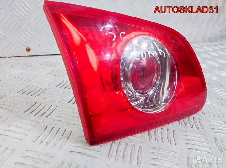 Фонарь задний внутренний левый VW Passat 3C9945093