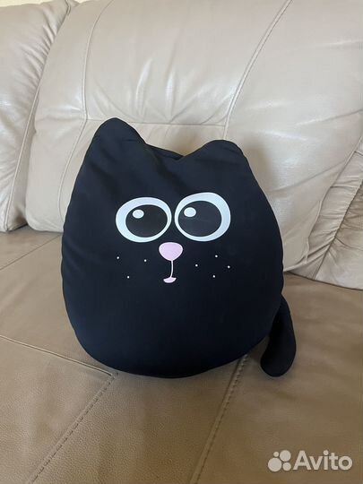 Подушка в виде кошки
