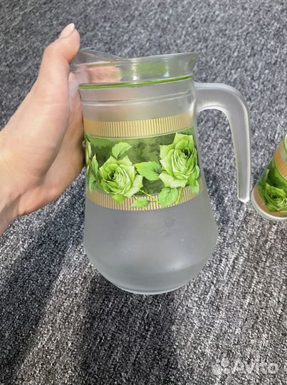 Графин и два стакана