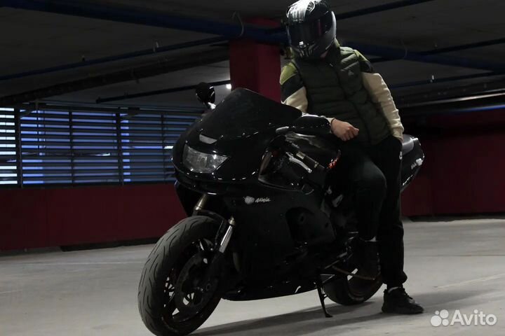 Kawasaki ZX9R
