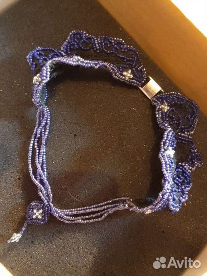 Ручная работа с бисером и камнями