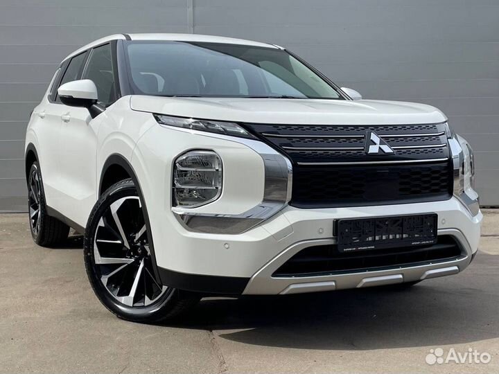 Mitsubishi Outlander 2.5 CVT, 2022