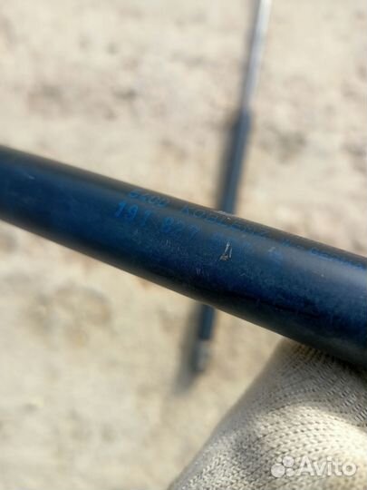 Амортизаторы крышки багажника Volkswagen Golf 2