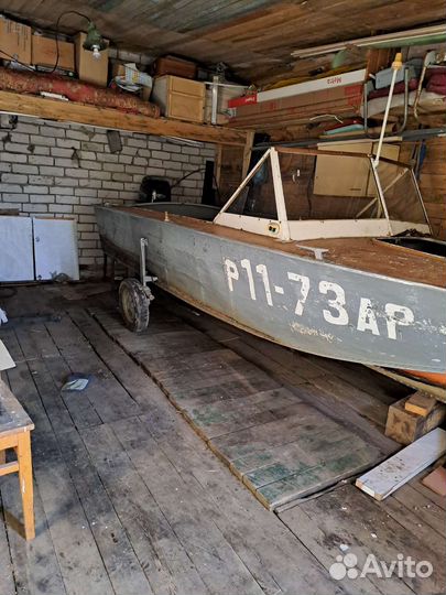 Лодка Прогресс 4 с мотором tohatsu