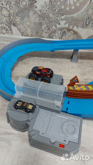 Игрушечный трек Hot Wheels Гонка со скорпионом