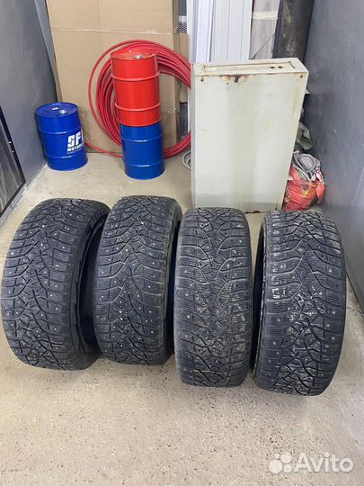 Bridgestone Blizzak Spike-02 SUV 275/50 R20