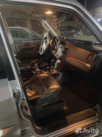 Mitsubishi Pajero 3.2 AT, 2007, 576 320 км
