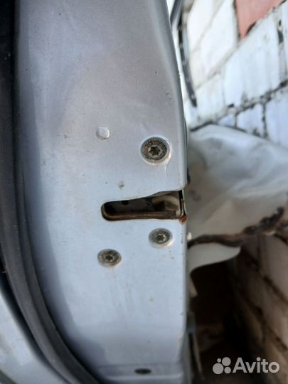 Замок двери Ланцер 9