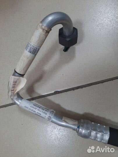 Шланг компрессора кондиционера 8D0260701H