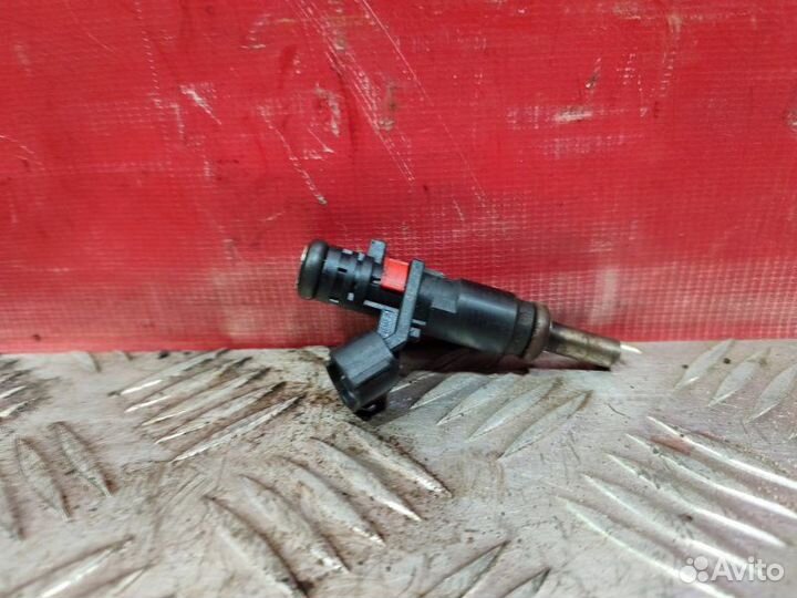 Форсунка топливная Peugeot 308 / 4A / 4C хэтчбек