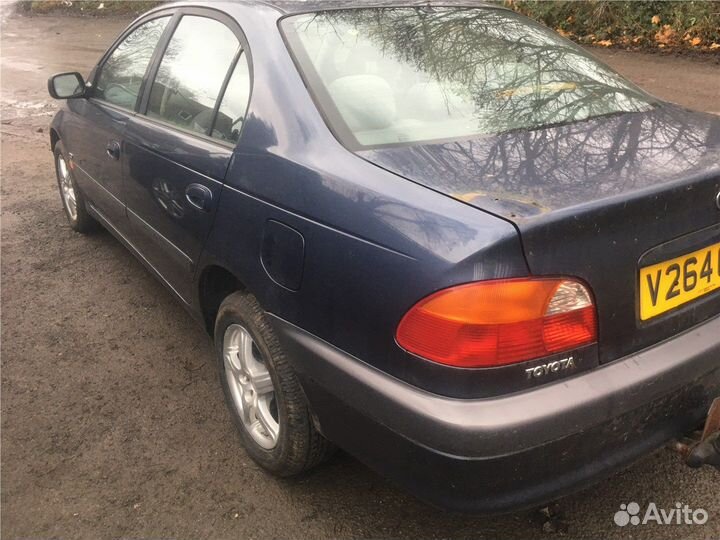 Разбор на запчасти Toyota Avensis 1