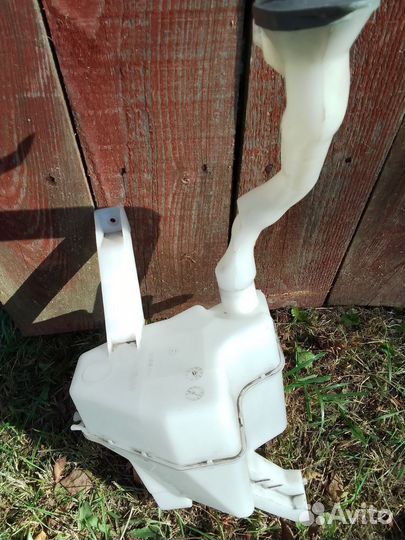 Бачок омывателя Ниссан тиида