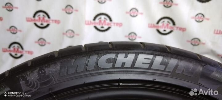 Michelin Pilot Super Sport 275/35 R20