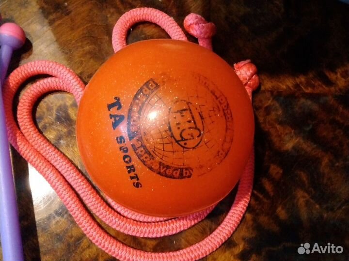 Булавы 36, скакалка, мяч, обручи гимнастические