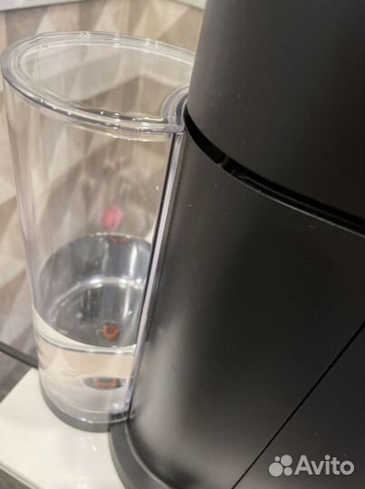 Капсульная кофеварка Nespresso NV120 + капсулы