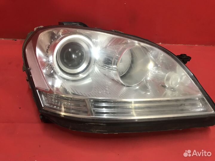 Фара правая Mercedes-Benz M-Class W164 ml350