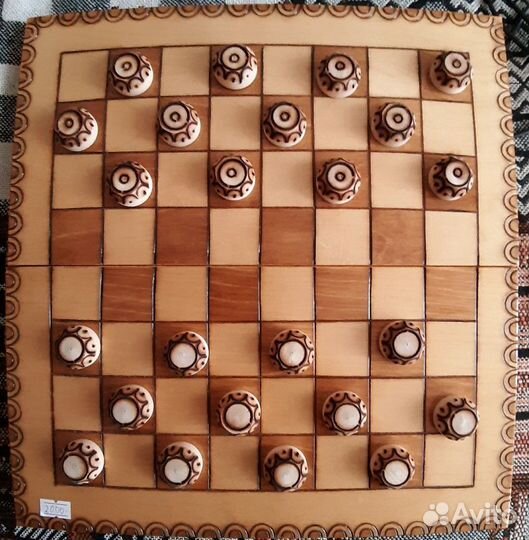 Деревянные шашки и шахматы