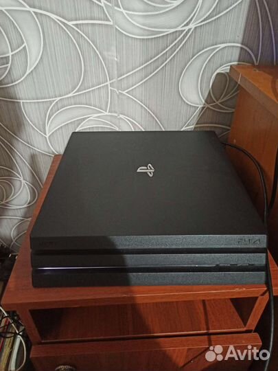 Sony PS4 PRO 1TB + телевизор