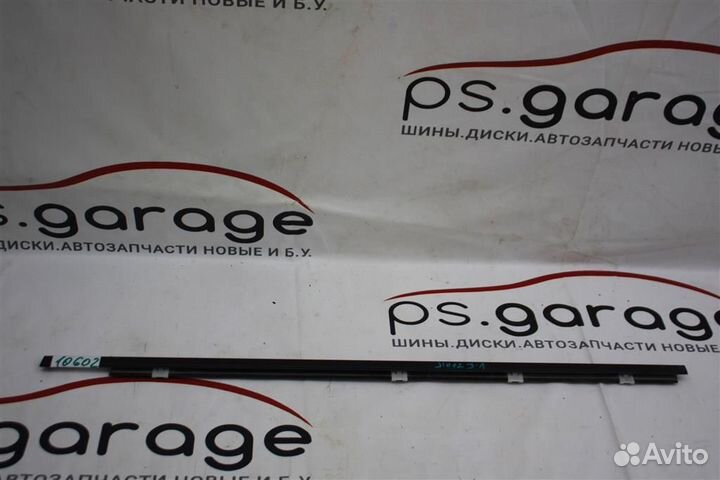 Молдинг стекла задней левой двери Nissan Qashqai+