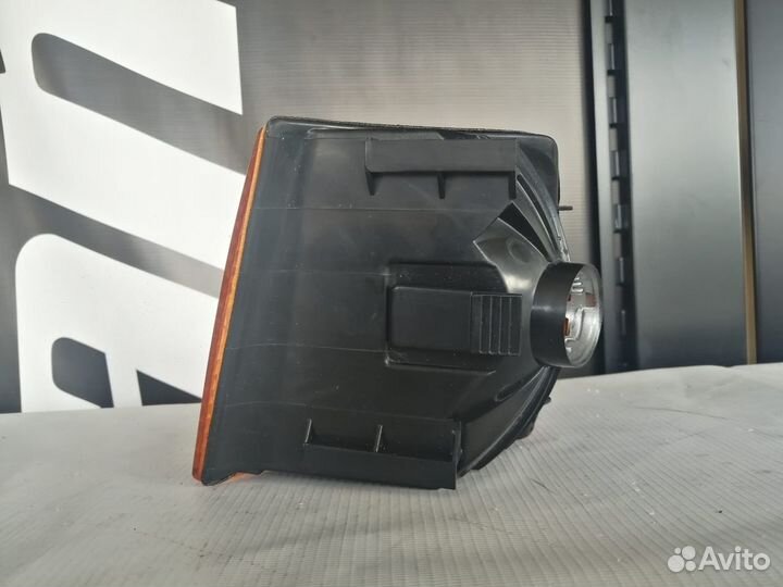 Указатель поворота правый passat B3 88- 183313012B