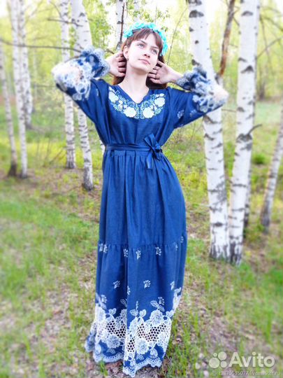 Платье джинсовое с вышивкой