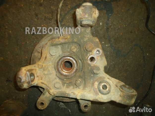 Кулак задний правый Ниссан