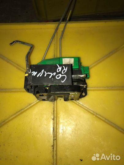 Замок двери задний правый Hyundai Solaris RB 1.6