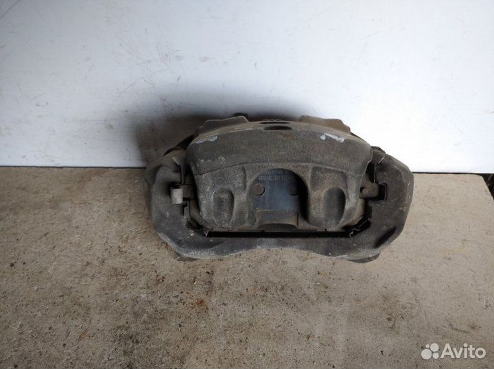 Суппорт передний правый Nissan Teana J-31